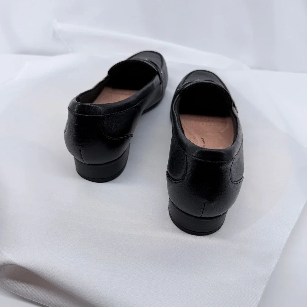 Clarks Collection Loafers Womens 8.5 Black Leather Square Toe Block Heel Classic